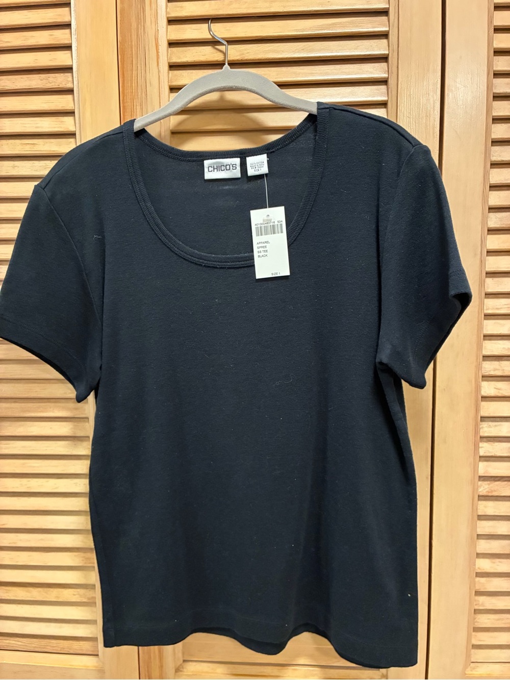 Chico's Black Scoop Neck Short Sleeve Tee